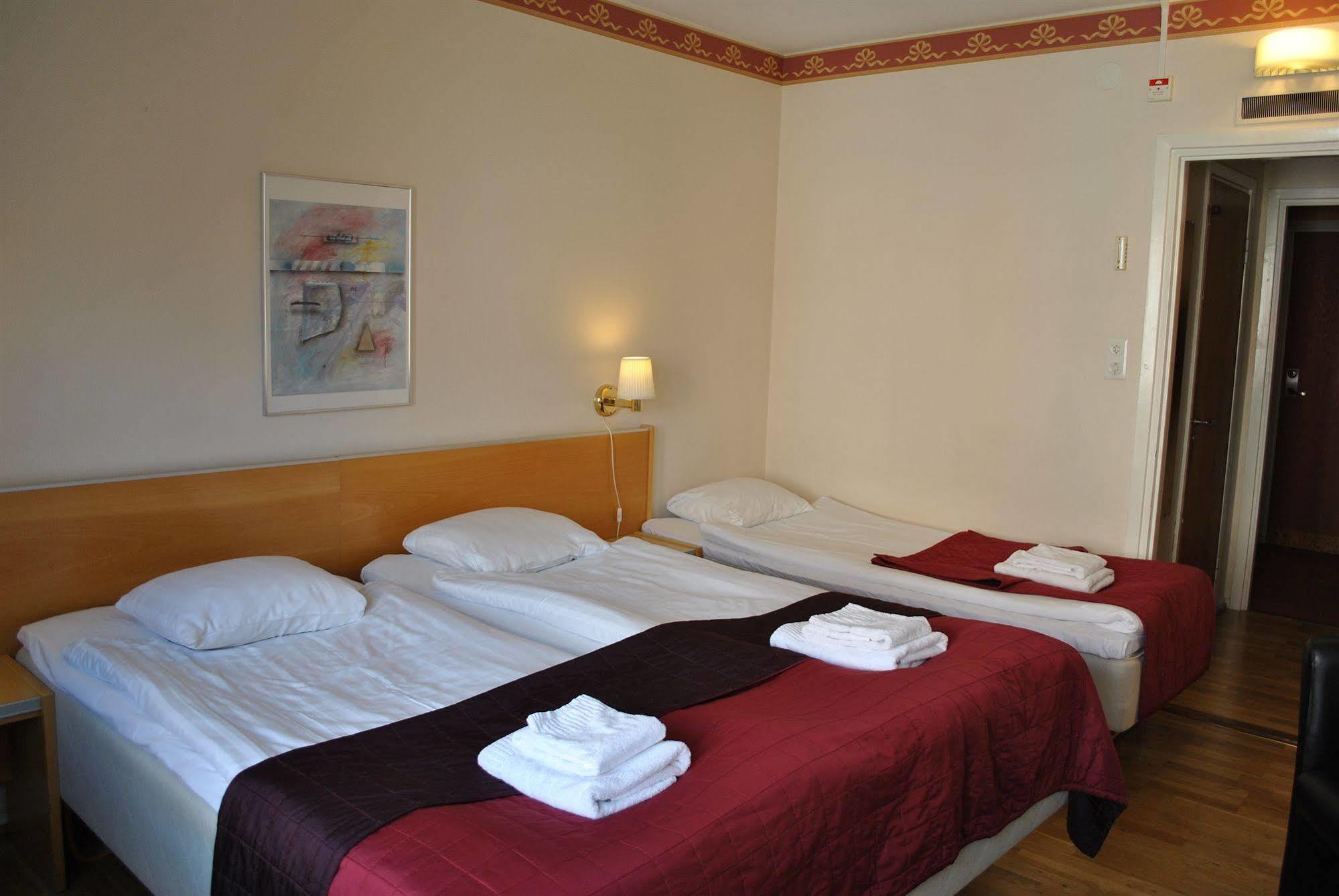 Solsta Hotell Карлстад Экстерьер фото
